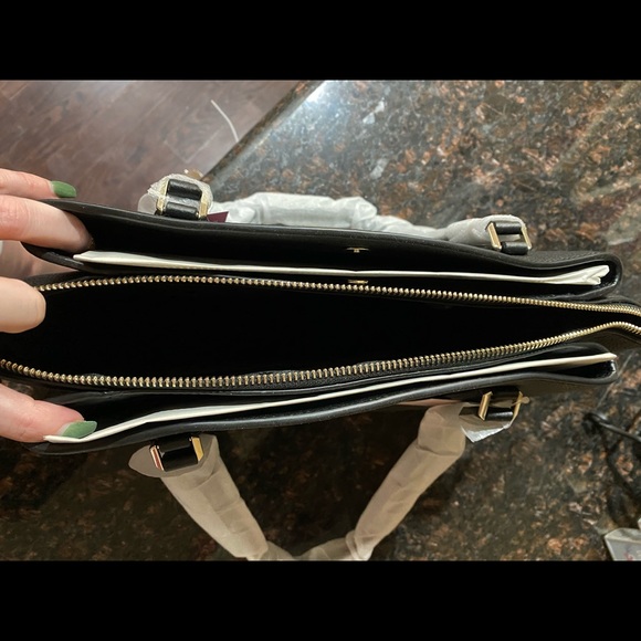 SOLD Brand new with tags,authentic Kate Spade New York Monet leg 3 pocket purse - Picture 3 of 3